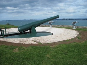 NorthHeadDisappearingGun Auckland's Disappearing Gun at North Head Bunkers