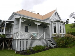 VillaNorthWestCornerMay2011 Whakatete Bay Villa, north of Thames, New Zealand